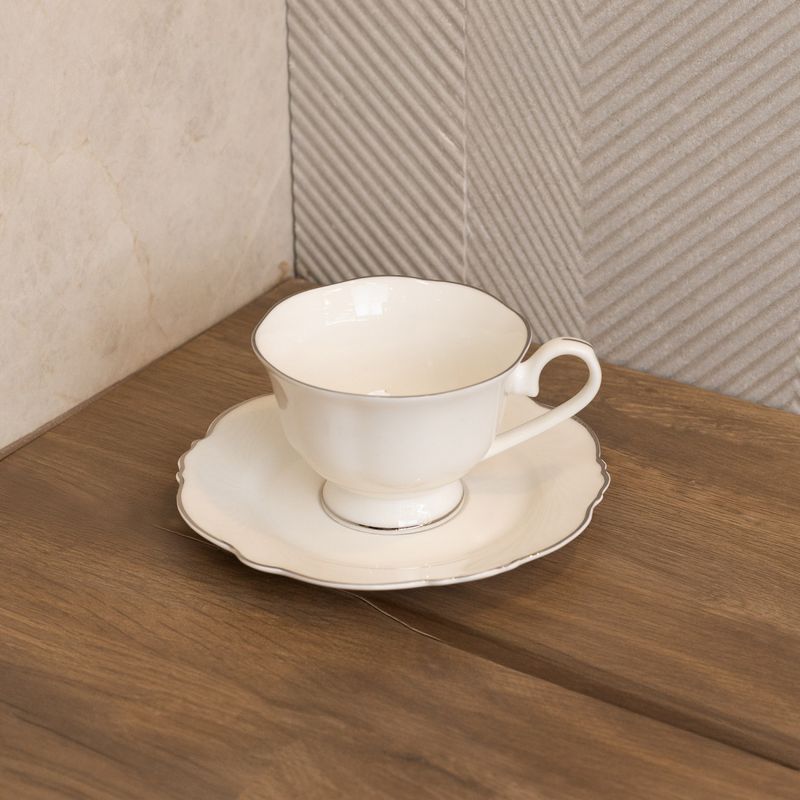 Conjunto-6-Xicaras-de-Cha-de-Porcelana-com-Pires-Branco-com-Fio-Prata-Maldivas-180ml-Wolff