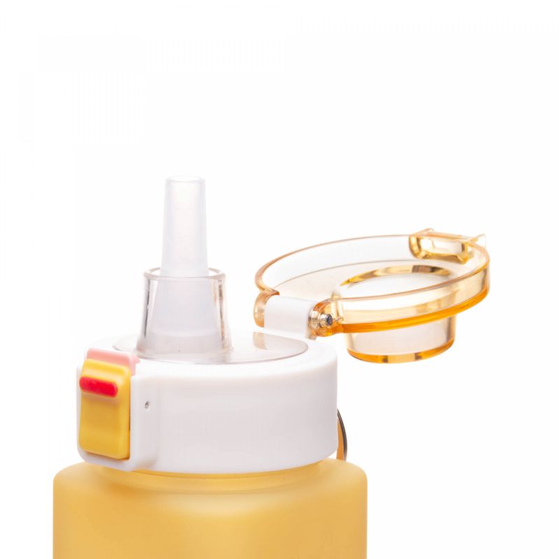 Garrafa-Squeeze-em-Policarbonato-Degrade-com-cinta-Emborrachada-Amarela-900ml-Wolff