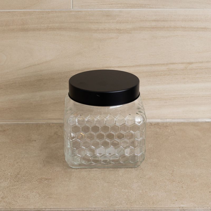 Pote-de-Vidro-com-Tampa-Preta-Colmeia-13x13cm-13l-Wolff