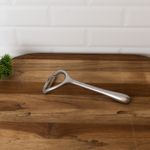 Descascador-de-Legumes-em-Liga-de-Zinco-com-Cabo-Antiderrapante-Chef-Pro-18cm-Wolff