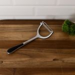 Descascador-de-Legumes-em-Liga-de-Zinco-com-Cabo-Antiderrapante-Chef-Pro-18cm-Wolff