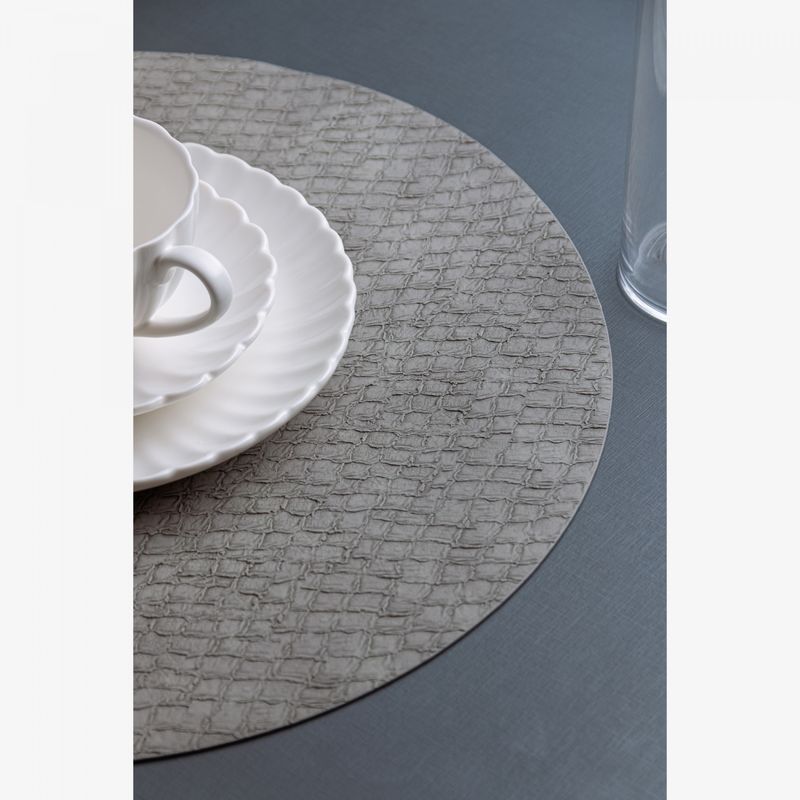 Lugar-Americano-Scale-38cm-Cinza-PVC-Wolff
