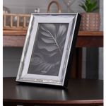 Porta-Retrato-Nobreza-13cm-x-18cm-Prateado-Poliestireno-Wolff