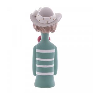Figura Decorativa Boneca com Coração de Resina 9,5cm x 23cm - Wolff