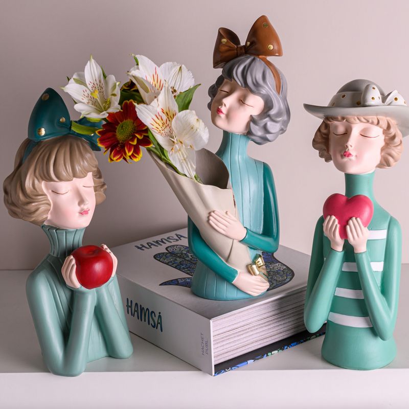 Figura-Decorativa-Boneca-com-Coracao-de-Resina-95cm-x-23cm-Wolff