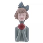 Figura-Decorativa-Boneca-com-Maca-de-Resina-135cm-x-125cm-335cm-Wolff