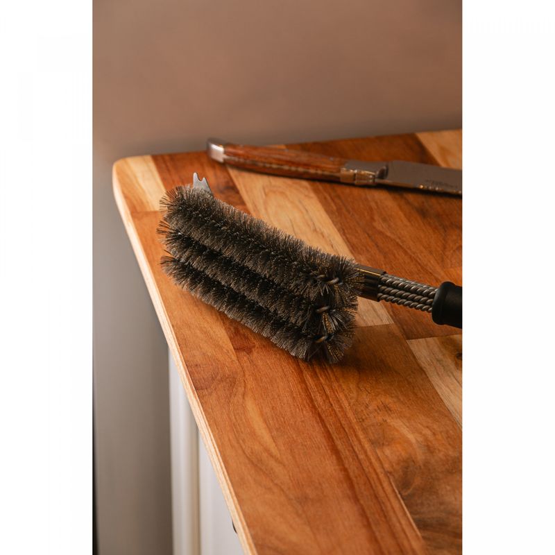 Escova-para-Grelha-de-Aco-Inox-com-Raspador-48cm-x-7cm-x-8cm-Wolff