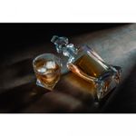 Garrafa-para-Whisky-de-Cristal-Tortile-750ml-Wolff