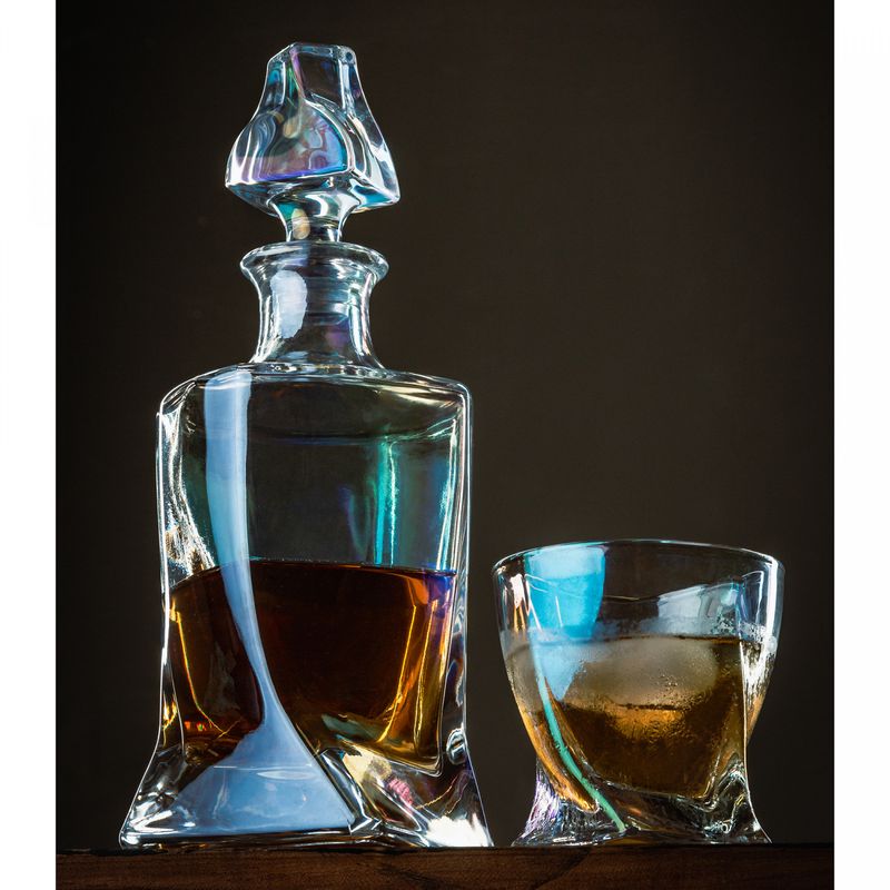 Garrafa-para-Whisky-de-Cristal-Tortile-750ml-Wolff