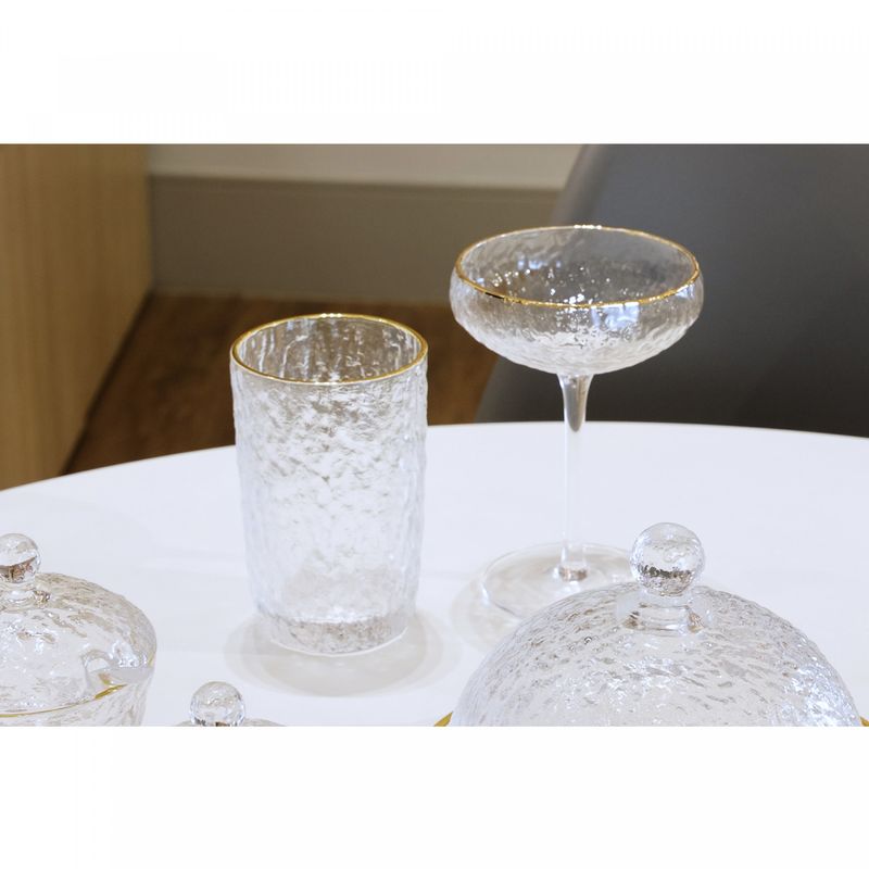 Copo-Alto-de-Cristal-Martelado-com-Fio-de-Ouro-Petra-430ml-Lyor
