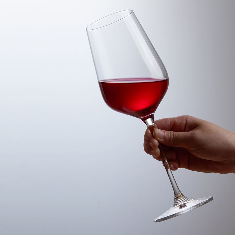 Conjunto-2-Tacas-para-Vinho-de-Cristal-Ecologico-Balance-L-Artisan-540ml-Lyor