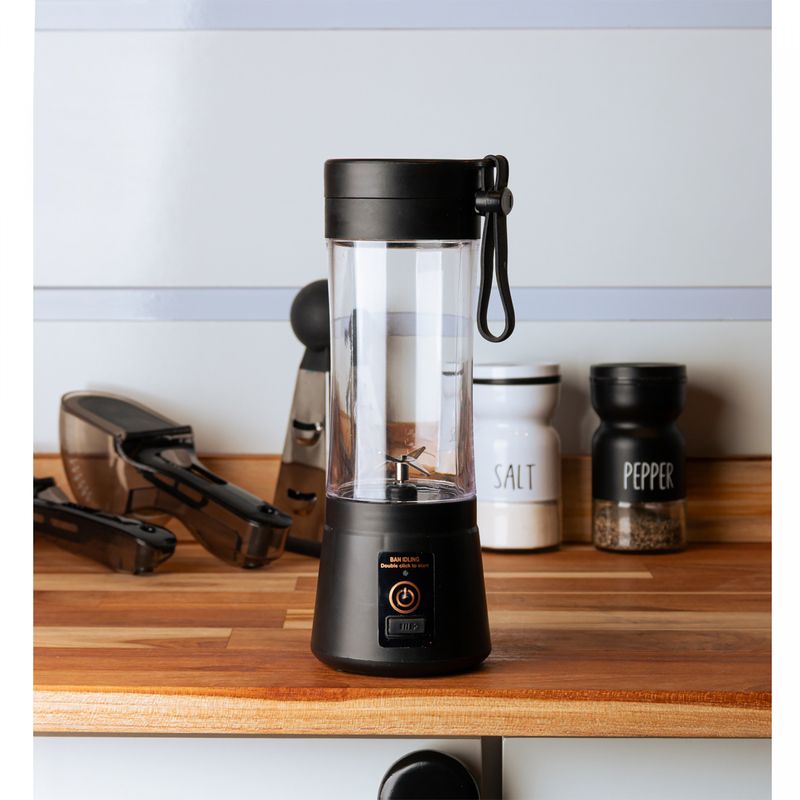 Mixer-Portatil-de-Plastico-com-Entrada-USB-Preto-80cm-x-225cm-Lyor