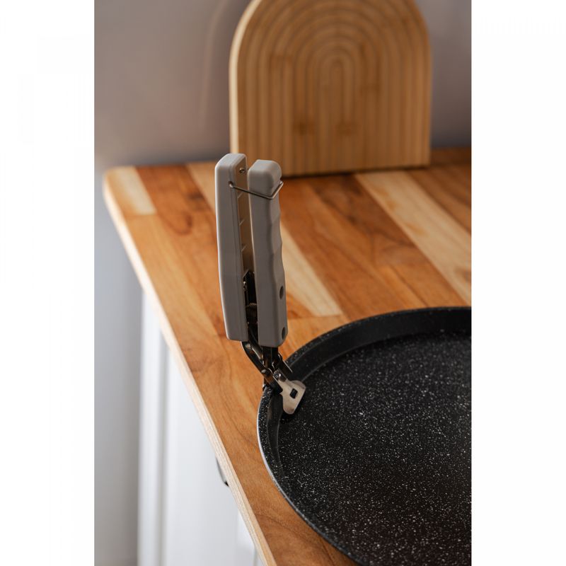 Pegador-de-Assadeiras-e-Panelas-com-Trava-175cm-Aco-Inox-Lyor