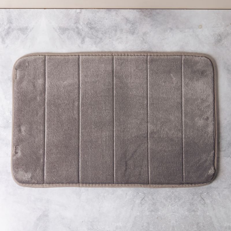 Tapete-de-Poliester-com-Antiderrapante-para-Banheiro-Cinza-60cm-x-40cm-Lyor