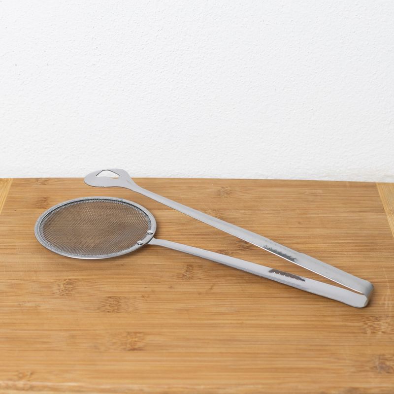 Escumadeira-com-Pegador-para-Fritura-de-Aco-Inox-28cm-Lyor