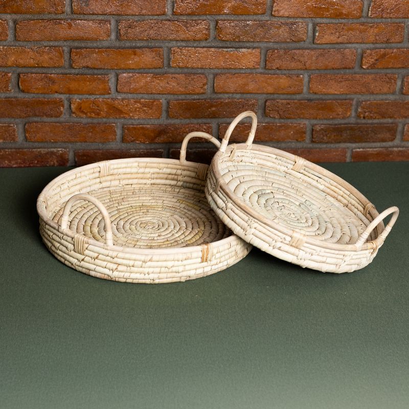 Conjunto-2-Bandejas-Redondas-Decorativas-de-Fibra-Natural-e-Alca-em-Rattan-Braid-Lyor