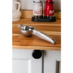 Espremedor-de-Limao-com-Cabo-Antiderrapante-Chef-Pro-22cm-Liga-de-Zinco-Wolff