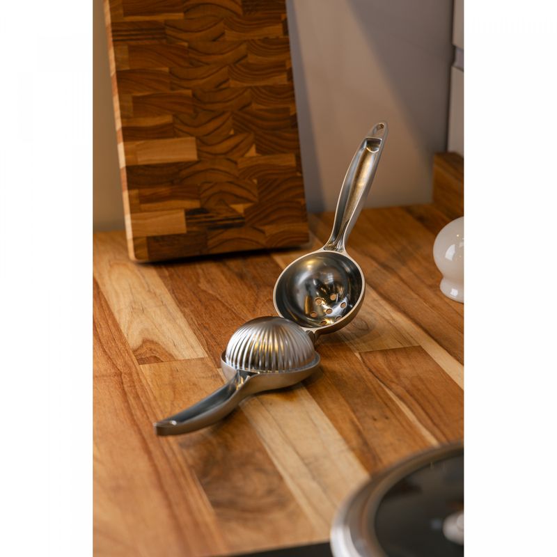 Espremedor-de-Limao-com-Cabo-Antiderrapante-Chef-Pro-22cm-Liga-de-Zinco-Wolff