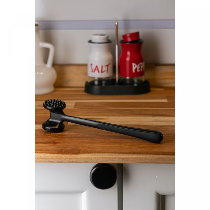 Martelo-Amaciador-de-Carnes-com-Cabo-Antiderrapante-Chef-Pro-225cm-Preto-Liga-de-Zinco-Wolff
