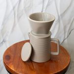 Bule-de-Ceramica-com-Suporte-para-Filtro-e-Tampa-Cinza-600ml-Wolff