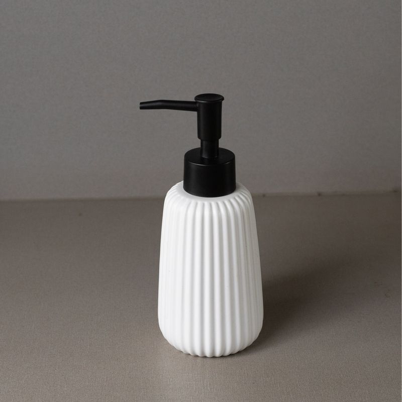 Porta-Sabonete-Liquido-de-Ceramica-Granilite-Balloon-Branco-270ml-Wolff