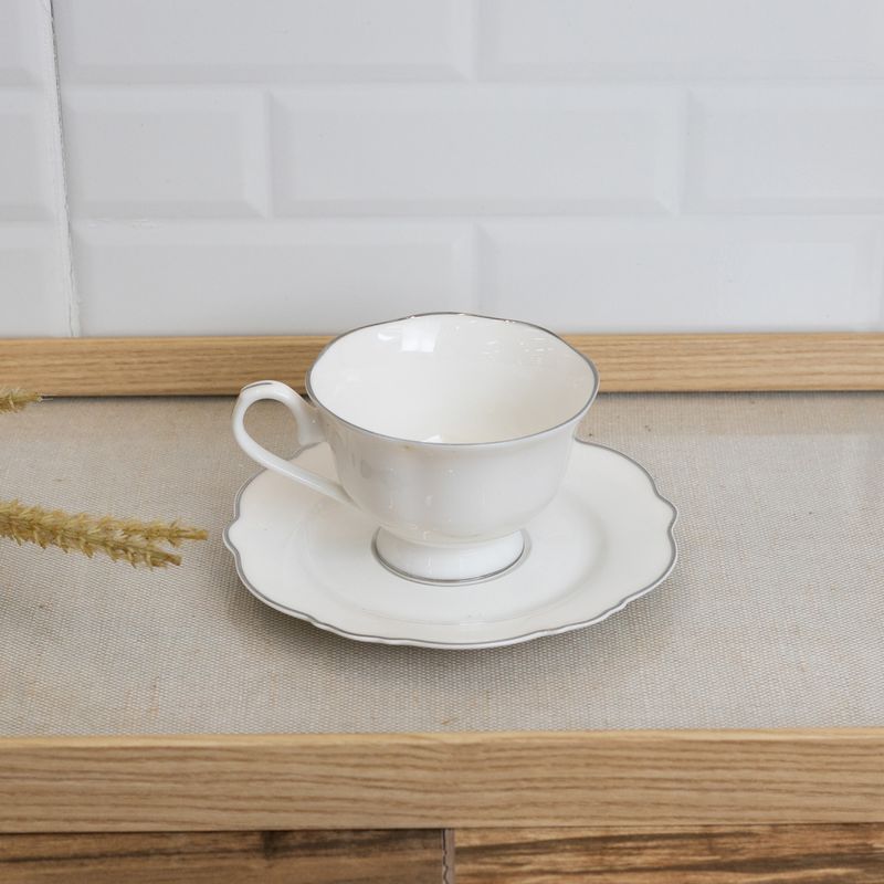 Conjunto-6-Xicaras-de-Cafe-de-Porcelana-com-Pires-Branco-com-Fio-Prata-Maldivas-80ml-Wolff