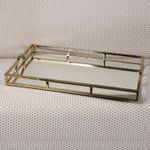 Bandeja-de-Aco-Inox-Detalhe-Alca-com-Espelho-Dourada-56cm-x-36cm-x-65cm-Wolff