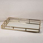 Bandeja-de-Aco-Inox-Detalhe-Alca-com-Espelho-Dourada-56cm-x-36cm-x-65cm-Wolff