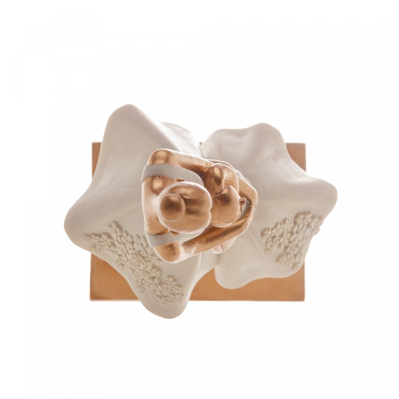 Figura-Decorativa-Familia-de-Resina-Branco-10cm-x-7cm-x-20cm-Wolff
