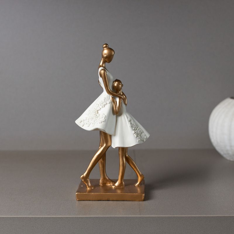 Figura-Decorativa-Familia-de-Resina-Branco-10cm-x-7cm-x-20cm-Wolff