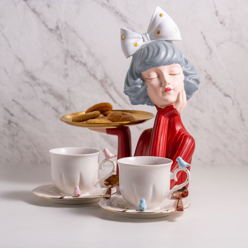 Figura-Decorativa-Boneca-com-Bandeja-de-Resina-24cm-x-18cm-x-32cm-Wolff