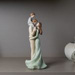 Figura-Decorativa-Familia-de-Resina-12cm-x-11cm-x-285cm-Wolff