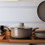 Cacarola-de-Inducao-Granito-Chef-20cm-Taupe-Aluminio-com-Revestimento-Ceramico-e-Tampa-de-Vidro-Lyor