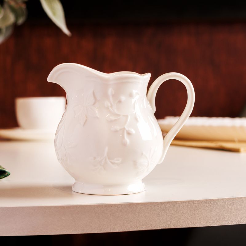 Leiteira-New-Bone-Butterfly-Flower-250ml-Branca-Porcelana-Lyor