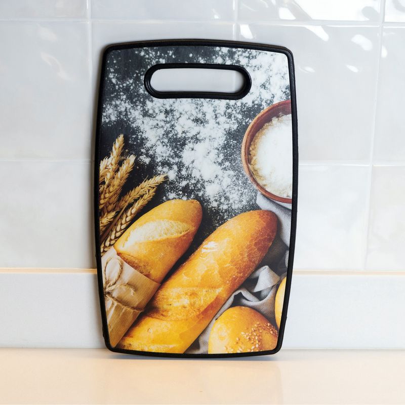 Tabua-para-Corte-de-Plastico-com-Estampa-Paes-37cm-x-23cm-x-1cm-Lyor
