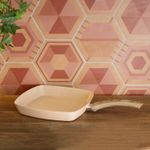 Bistequeira-de-Inducao-em-Aluminio-com-Revestimento-Ceramico-Granito-Chef-Bege-24cm-Lyor