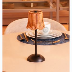 Luminária de Mesa Led 3 Tons Usb Lagoon Preta Metal - Wolff